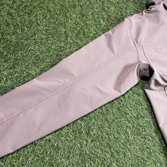 Mountain Hardware Light Jacket - Picture 5 of 12